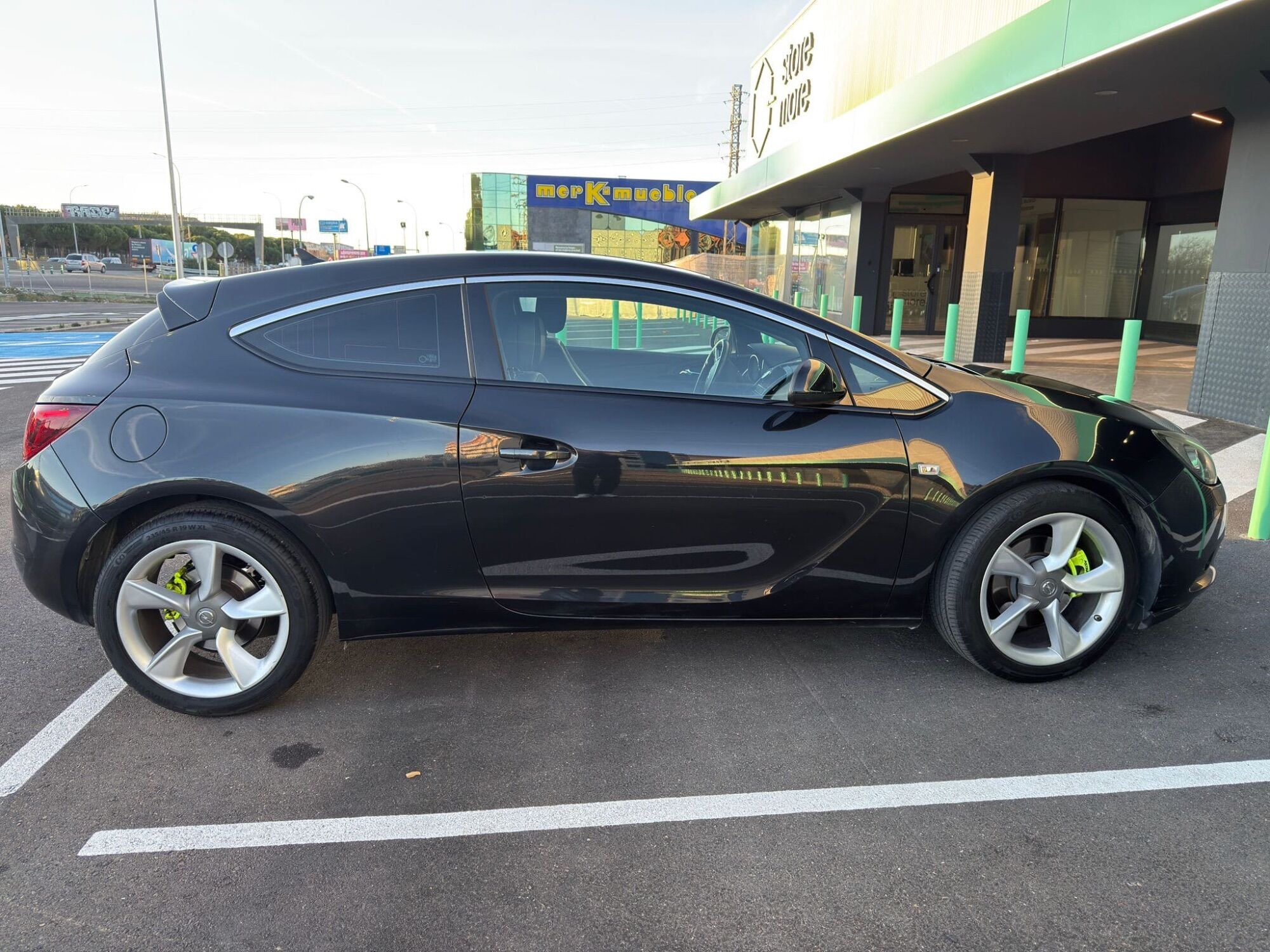 Foto del OPEL Astra GTC 1.4 T S-S Sportive