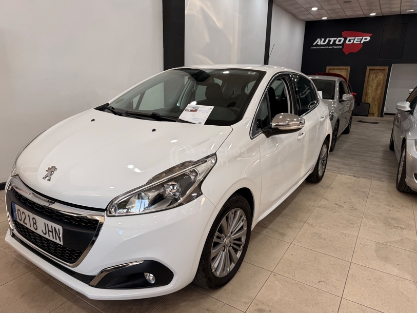 Foto del PEUGEOT 208 1.2 PureTech Allure 82