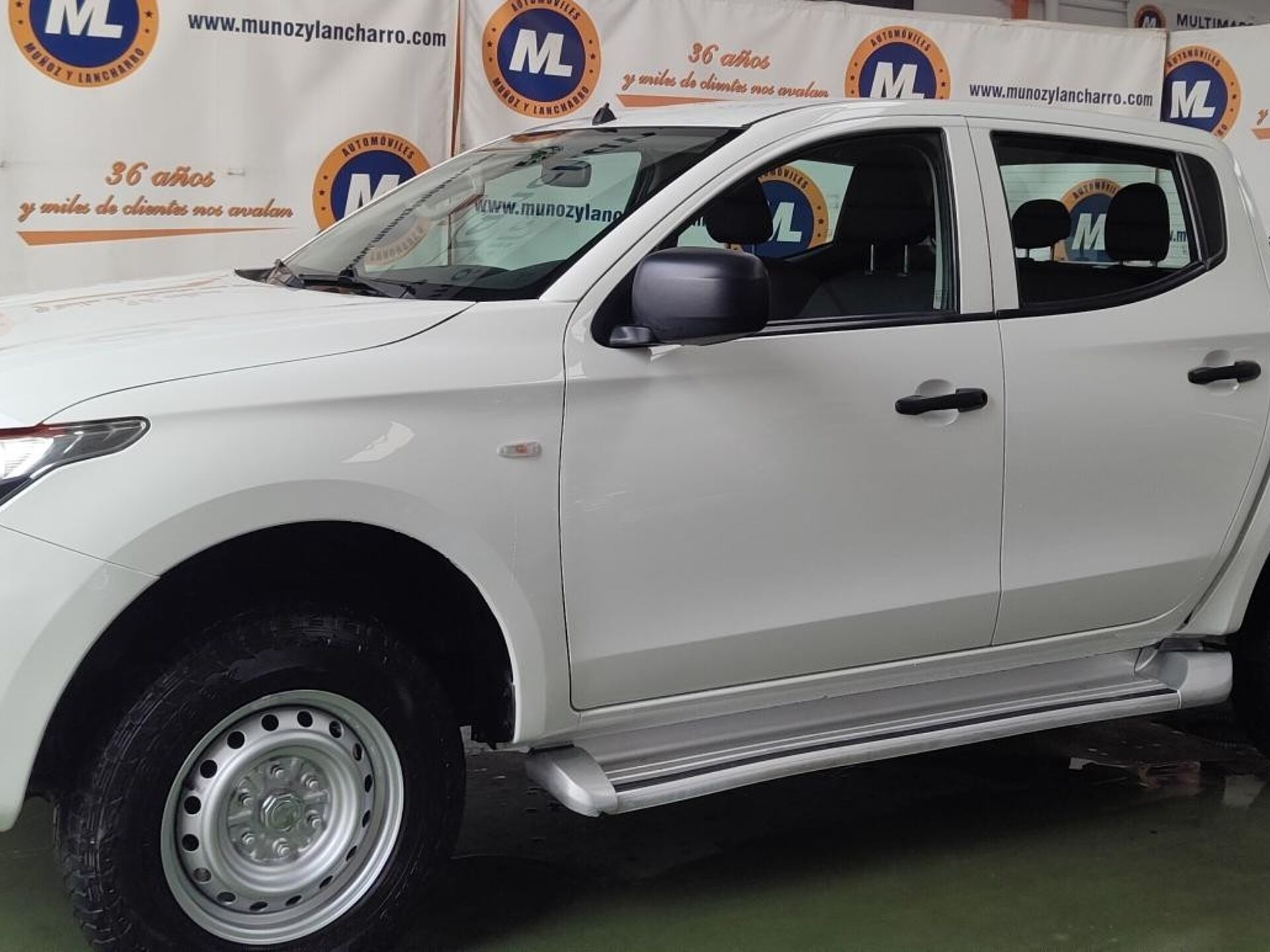 Imagen 2 de MITSUBISHI L200