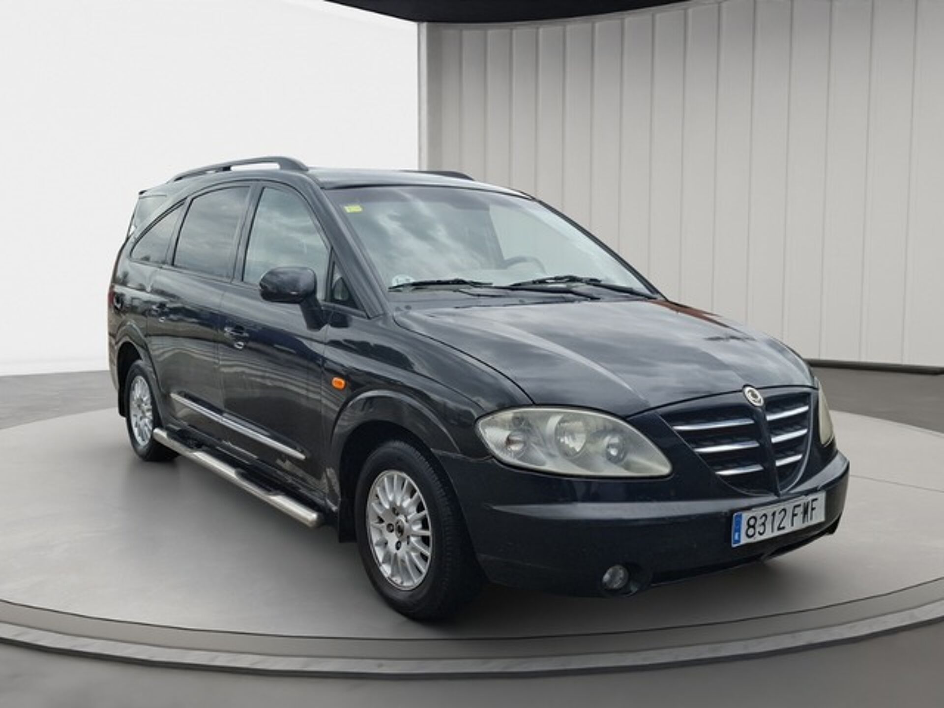 Imagen 2 de SSANGYONG KGM Rodius