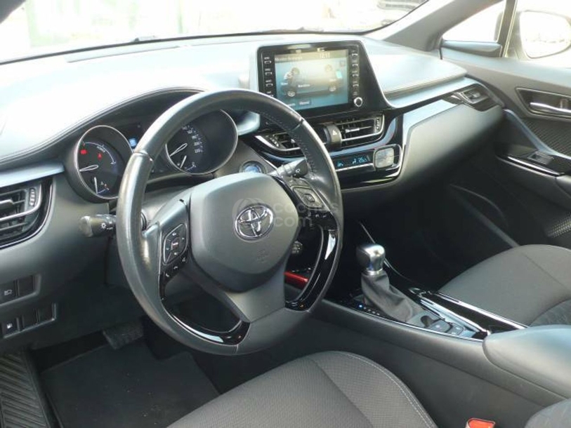 Foto del TOYOTA C-HR 125H Advance