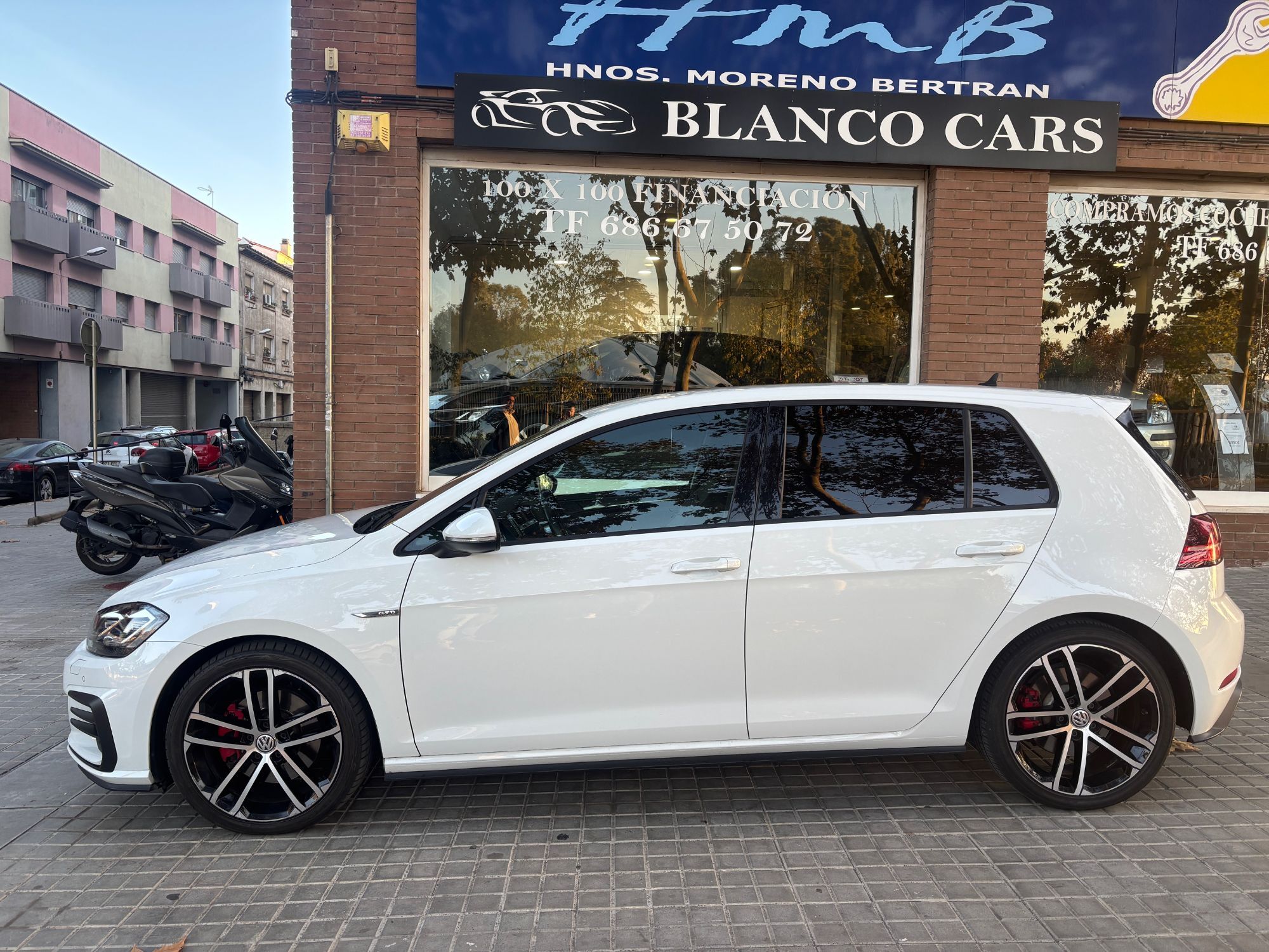 VOLKSWAGEN Golf (2.0TDI GTD DSG7 135kW(4.75)) en Barcelona