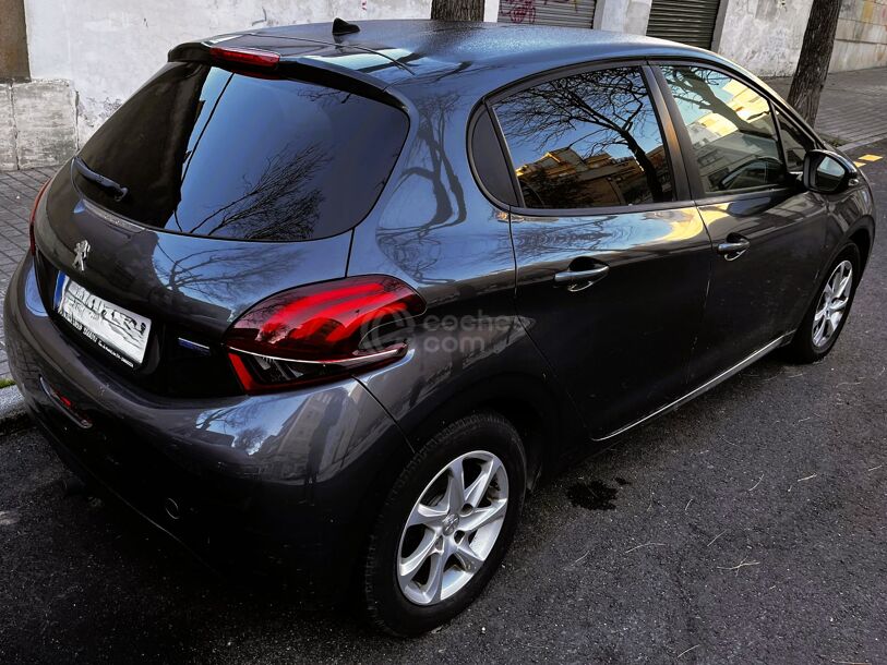 Foto del PEUGEOT 208 1.2 PureTech Active 82