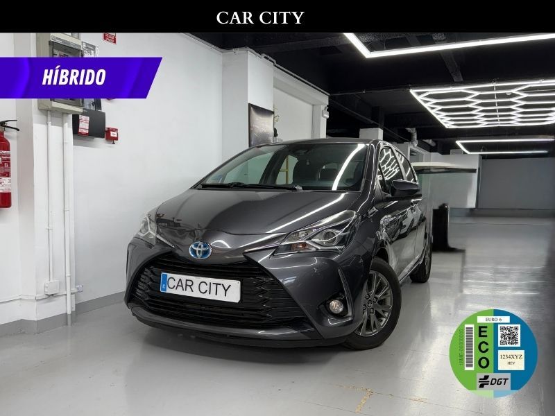 TOYOTA Yaris (100H 1.5 Advance) en Barcelona