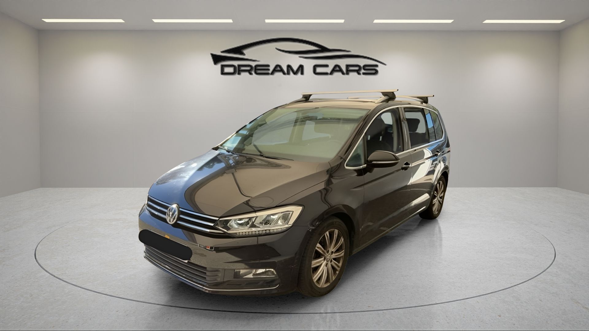 VOLKSWAGEN Touran (Sport 2.0 TDI BMT 110 kW (150 CV) DSG) en Madrid