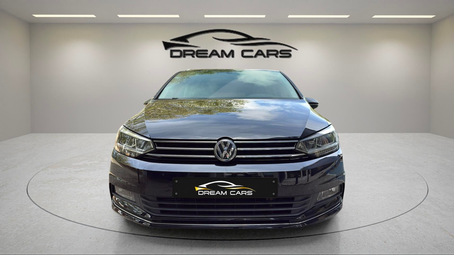 VOLKSWAGEN Touran (Sport 2.0 TDI BMT 110 kW (150 CV) DSG) en Madrid