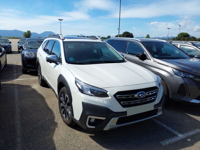 Foto del SUBARU Outback 2.5i Executive Plus S Black Edition CVT