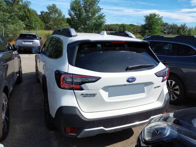 Foto del SUBARU Outback 2.5i Executive Plus S Black Edition CVT