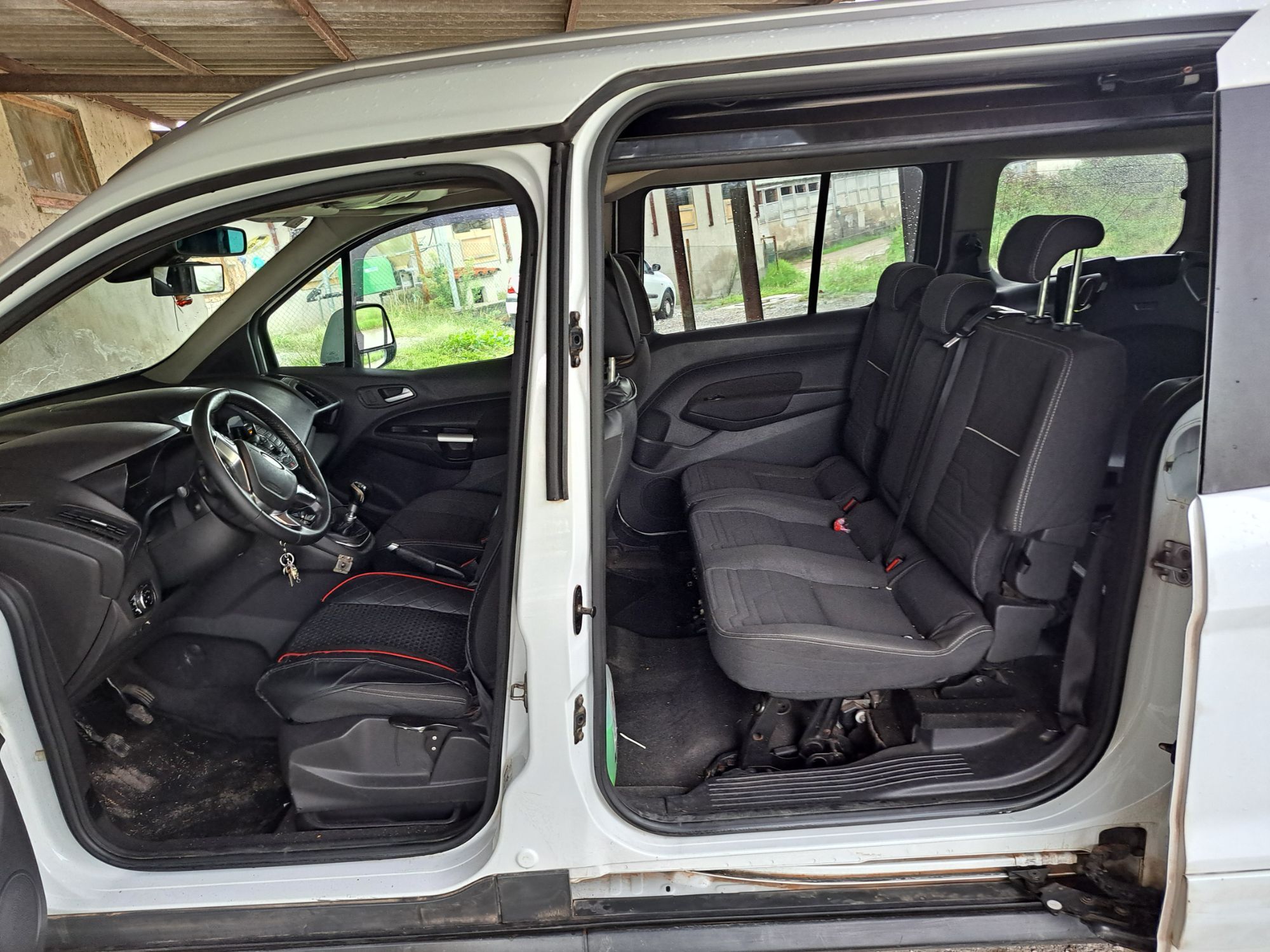 Foto del FORD Tourneo Connect 1.6TDCi Titanium 115