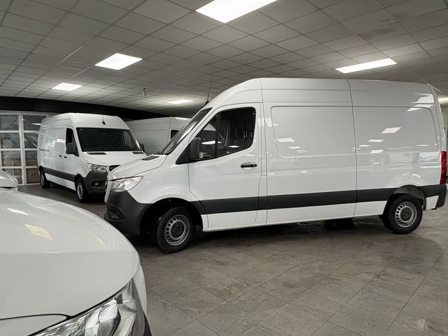 Foto del MERCEDES Sprinter Furgón 211CDI Medio T.E. tD 9G-Tronic