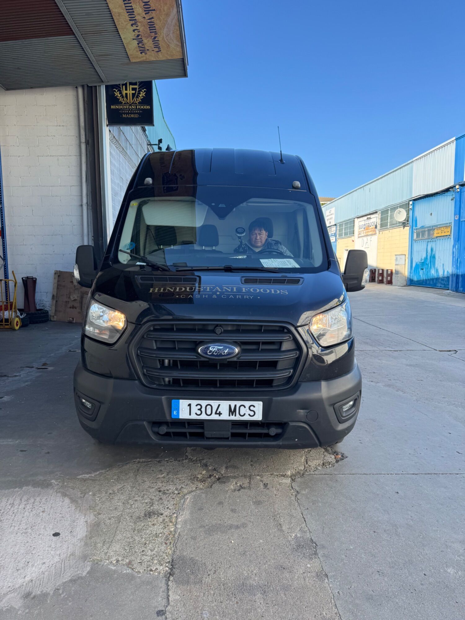 Foto del FORD Transit FT 350 Chasis Cabina 2.0 EcoBlue Hybrid L4 Trend RWD 170