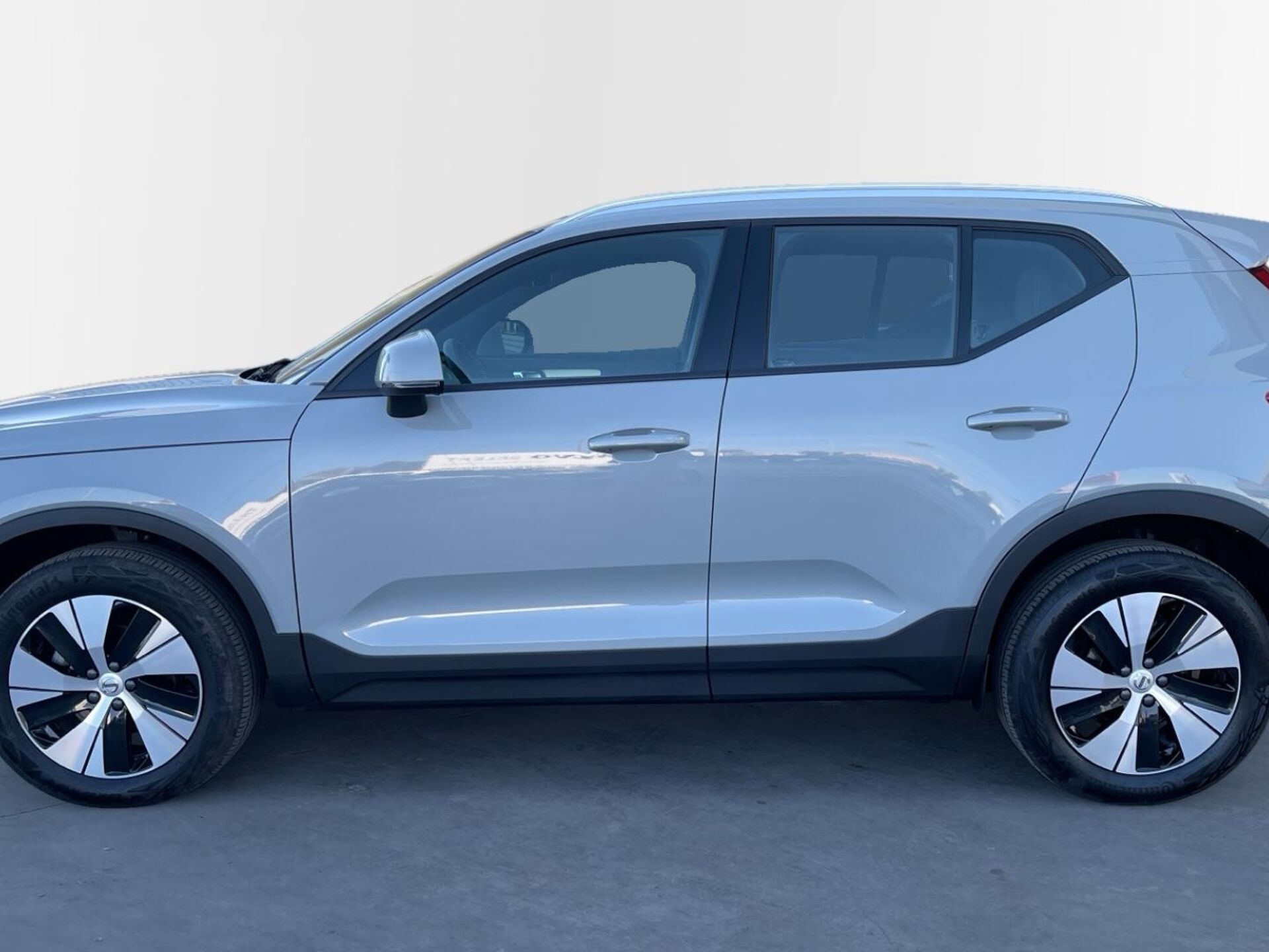 Imagen 3 de VOLVO XC40
