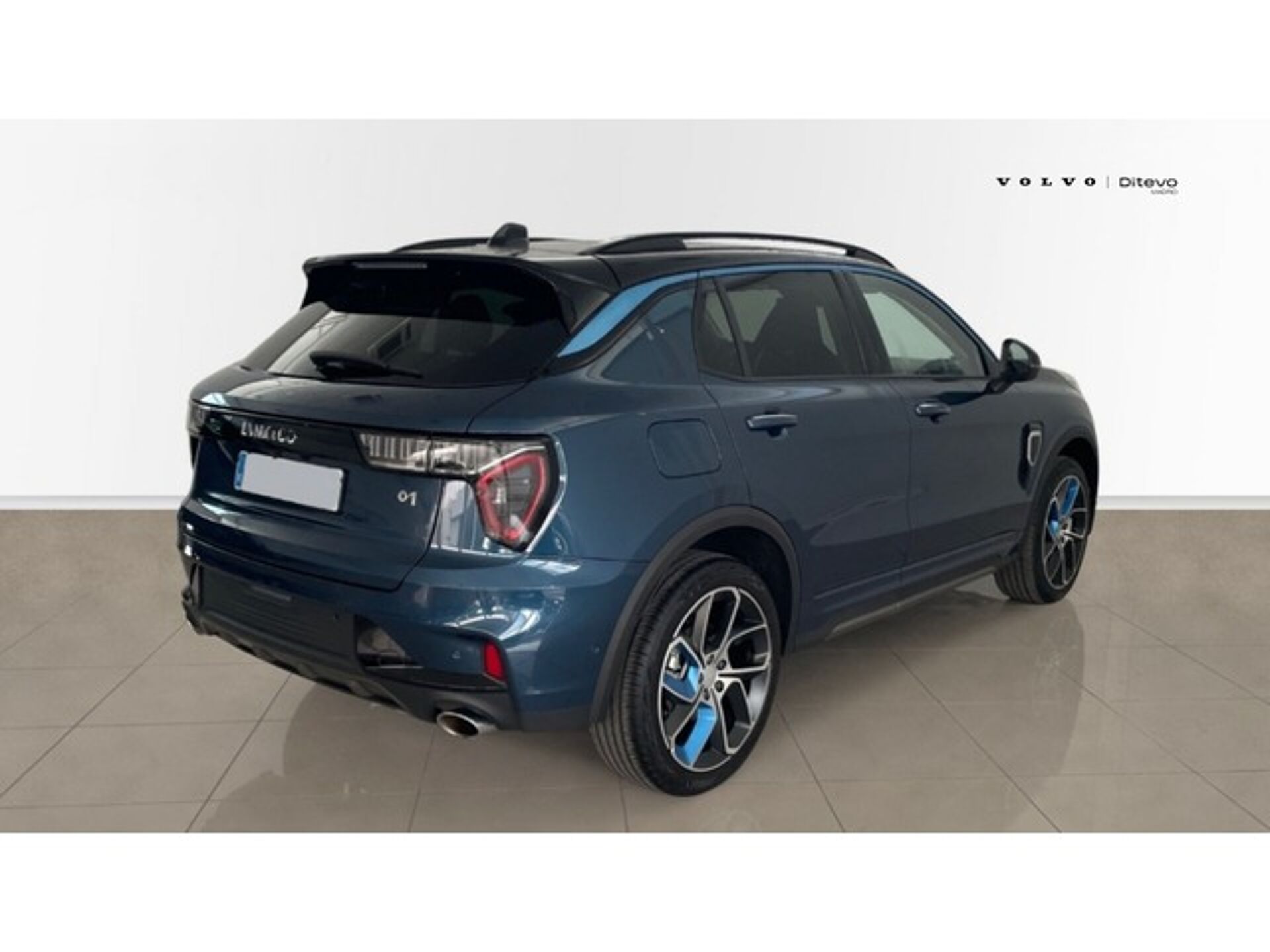 Imagen 3 de LYNK & CO 01