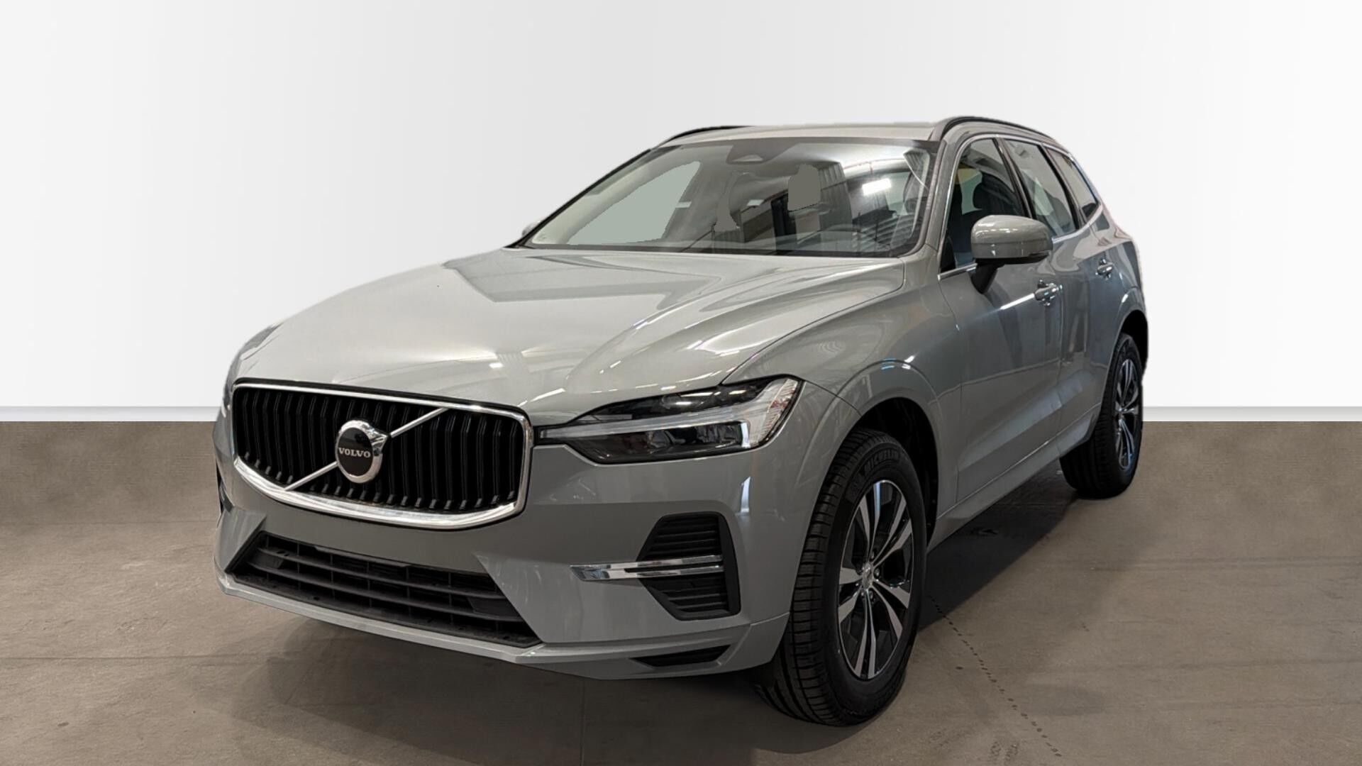 VOLVO XC60 (B5 G MHEV Core AWD Auto 184 kW (250 CV)) en Madrid