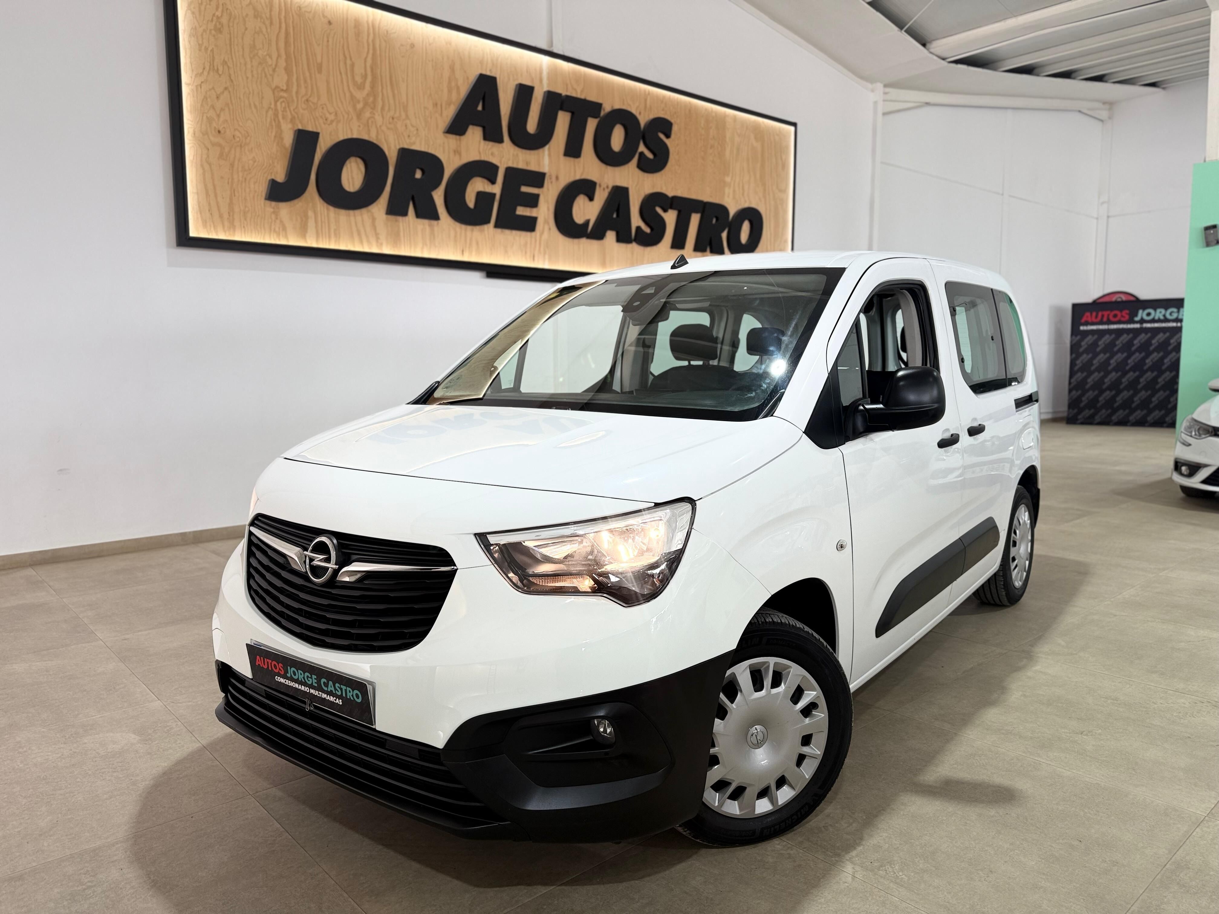 OPEL Combo (1.5 TD 75kW (100CV) S/S Expression L) en Sevilla