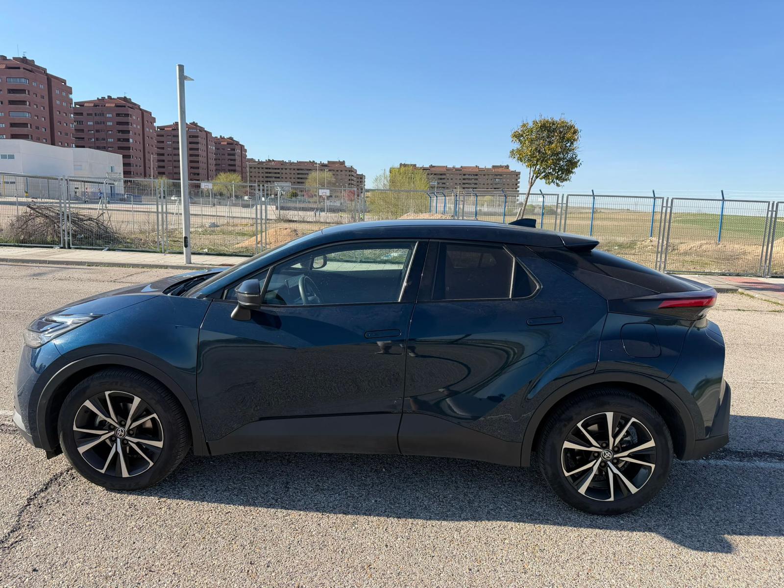 Foto del TOYOTA C-HR 140H Advance