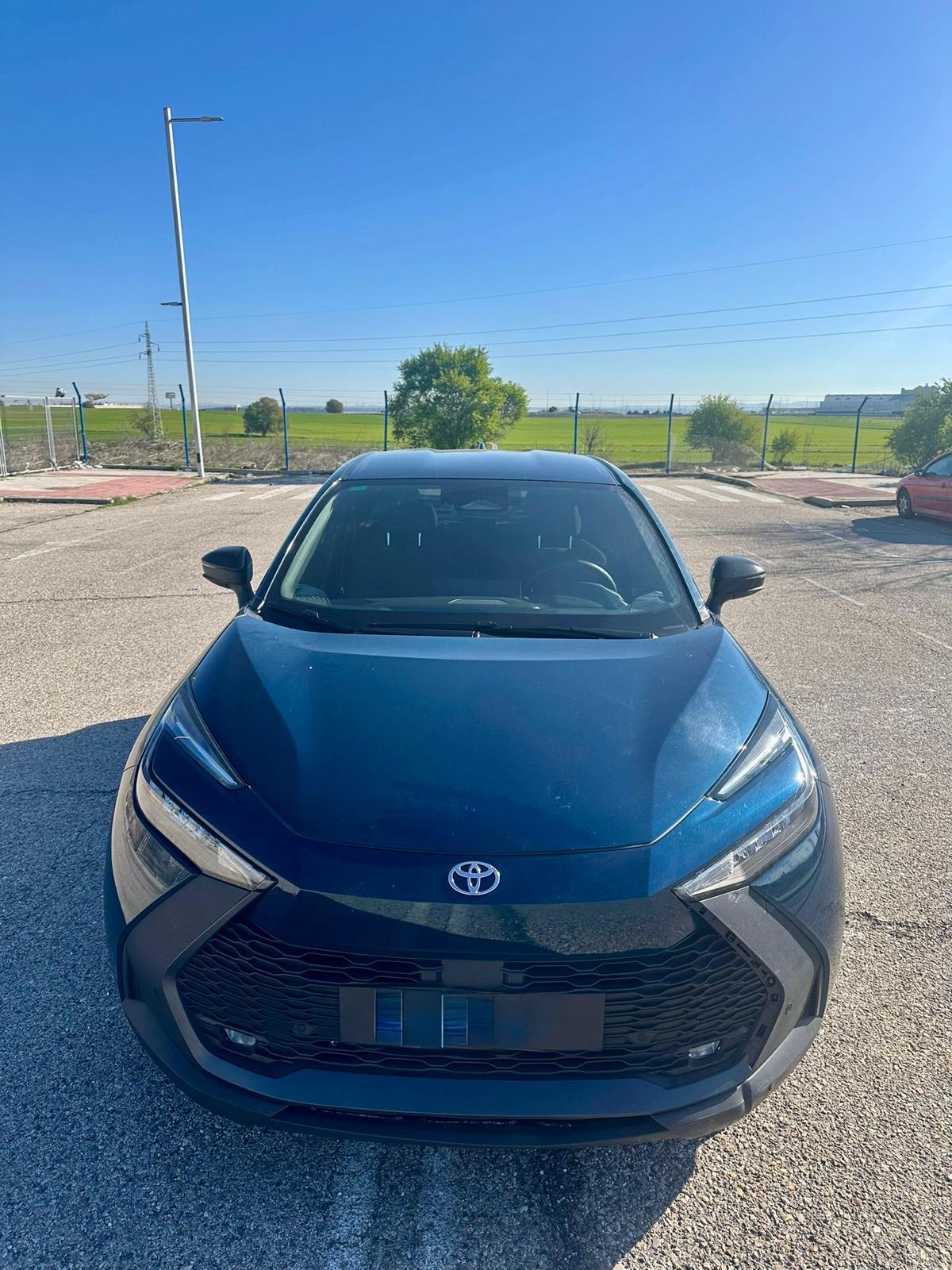 Foto del TOYOTA C-HR 140H Advance