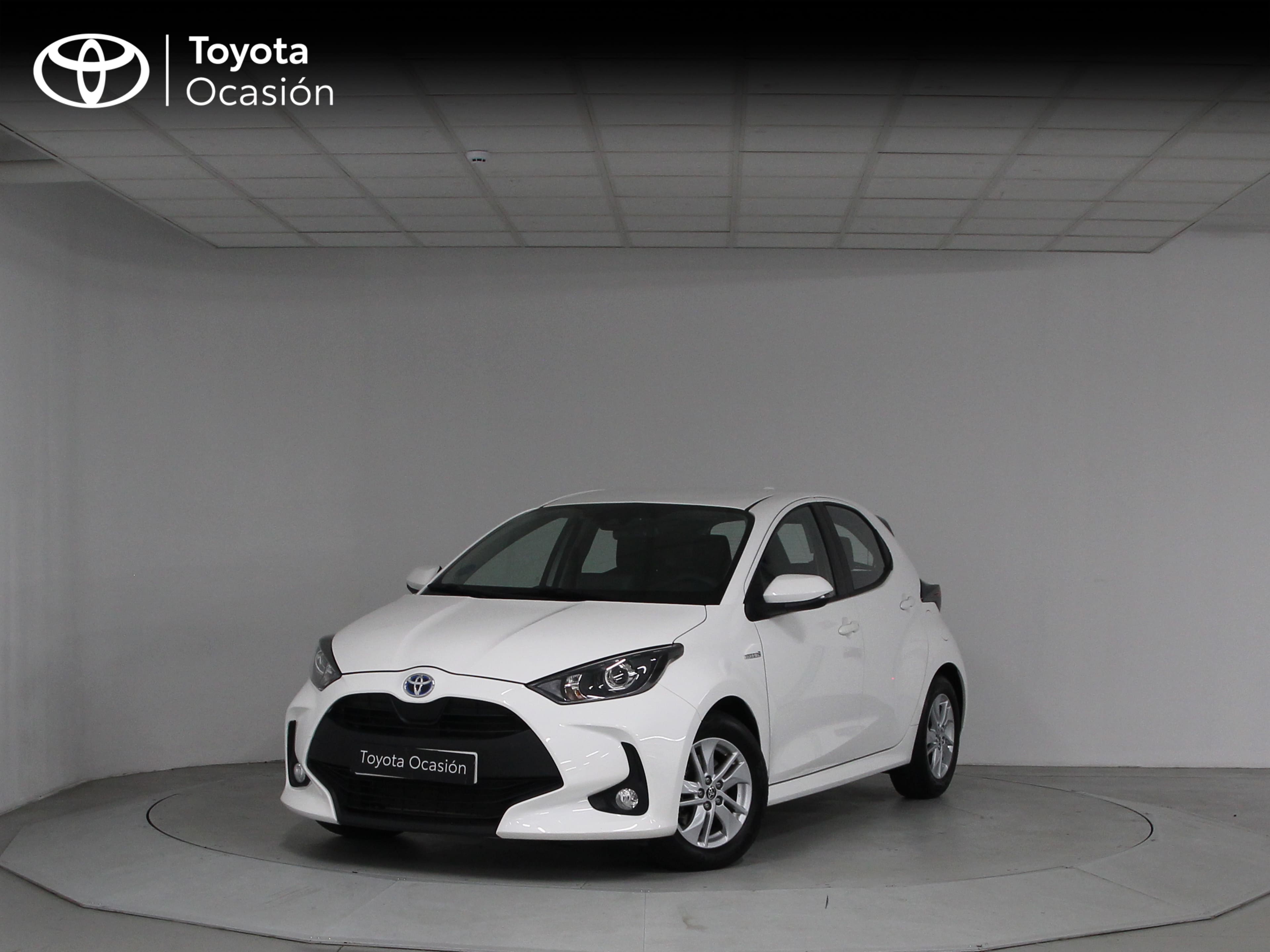 TOYOTA Yaris (1.5 120H Business Plus) en Barcelona