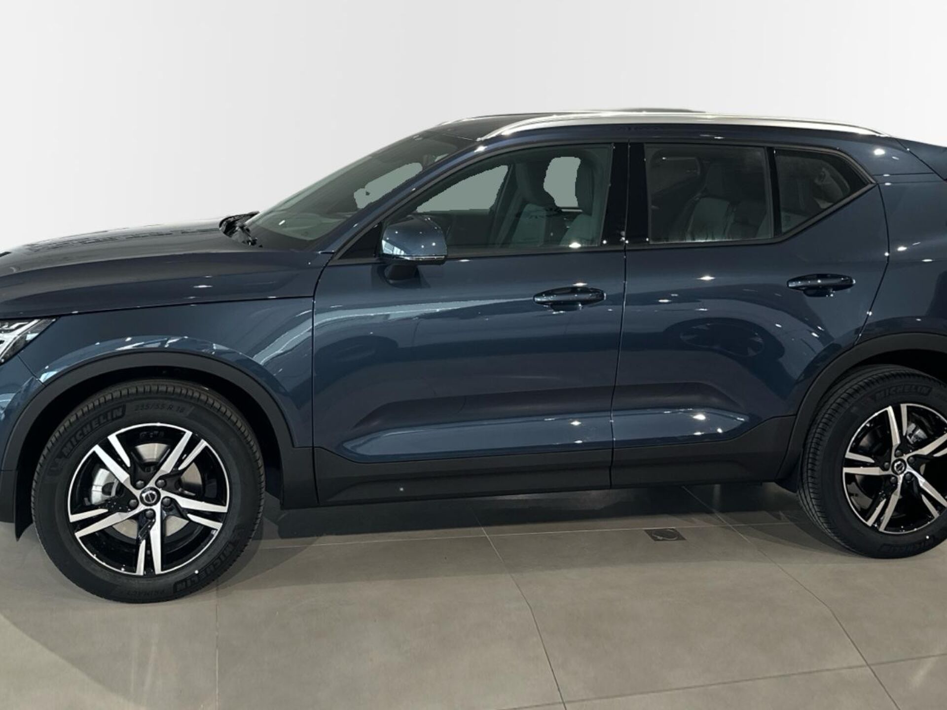 Imagen 3 de VOLVO XC40
