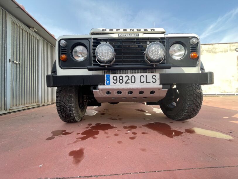 Foto del LAND ROVER Defender 90 2.5Td5 SW S