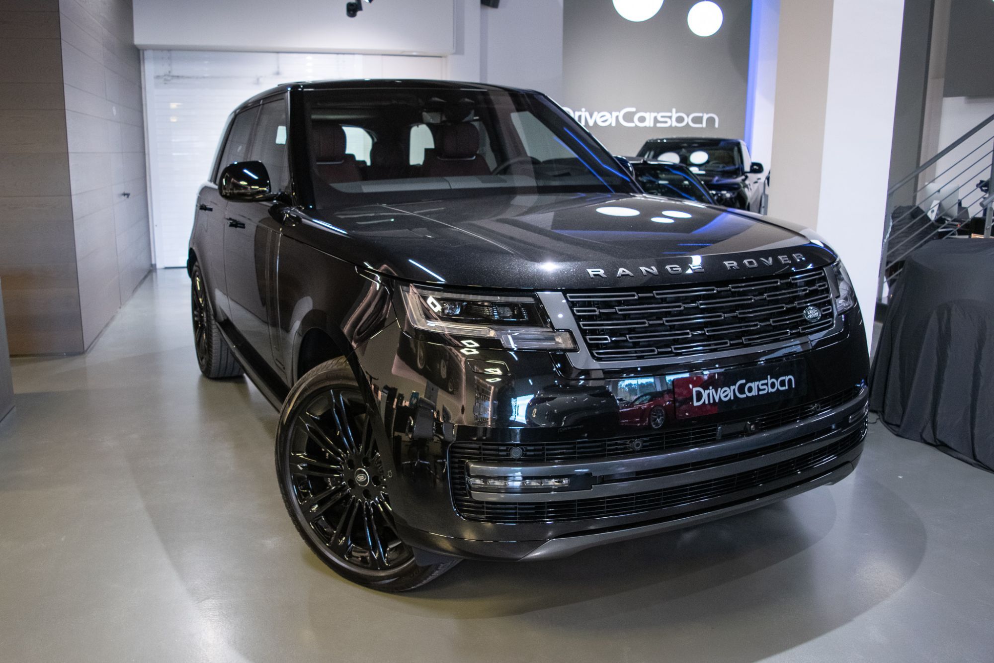 LAND ROVER Range Rover (4.4 V8 MHEV Autobiography LWB AWD Aut. 530) en Barc
