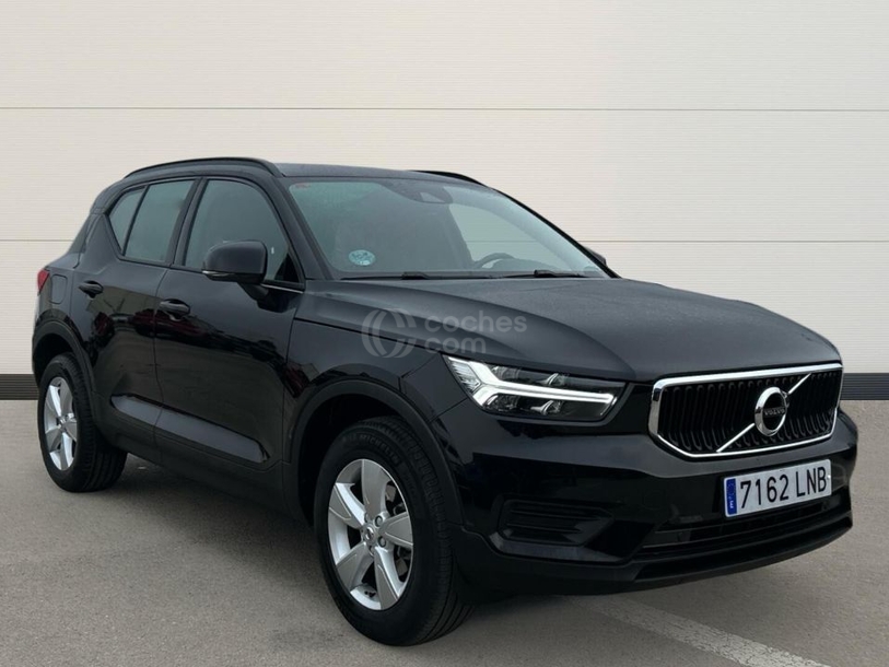Foto del VOLVO XC40 T2 Momentum Core Aut.