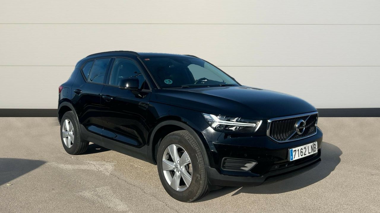 VOLVO XC40 (1.5 T2 MOMENTUM CORE AUTO 129 5P) en Madrid