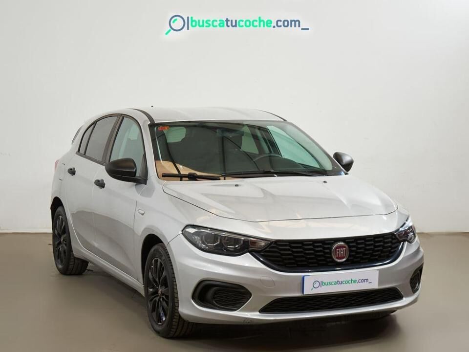 FIAT Tipo (1.4 16v Pop 70 kW (95 CV)) en Cádiz