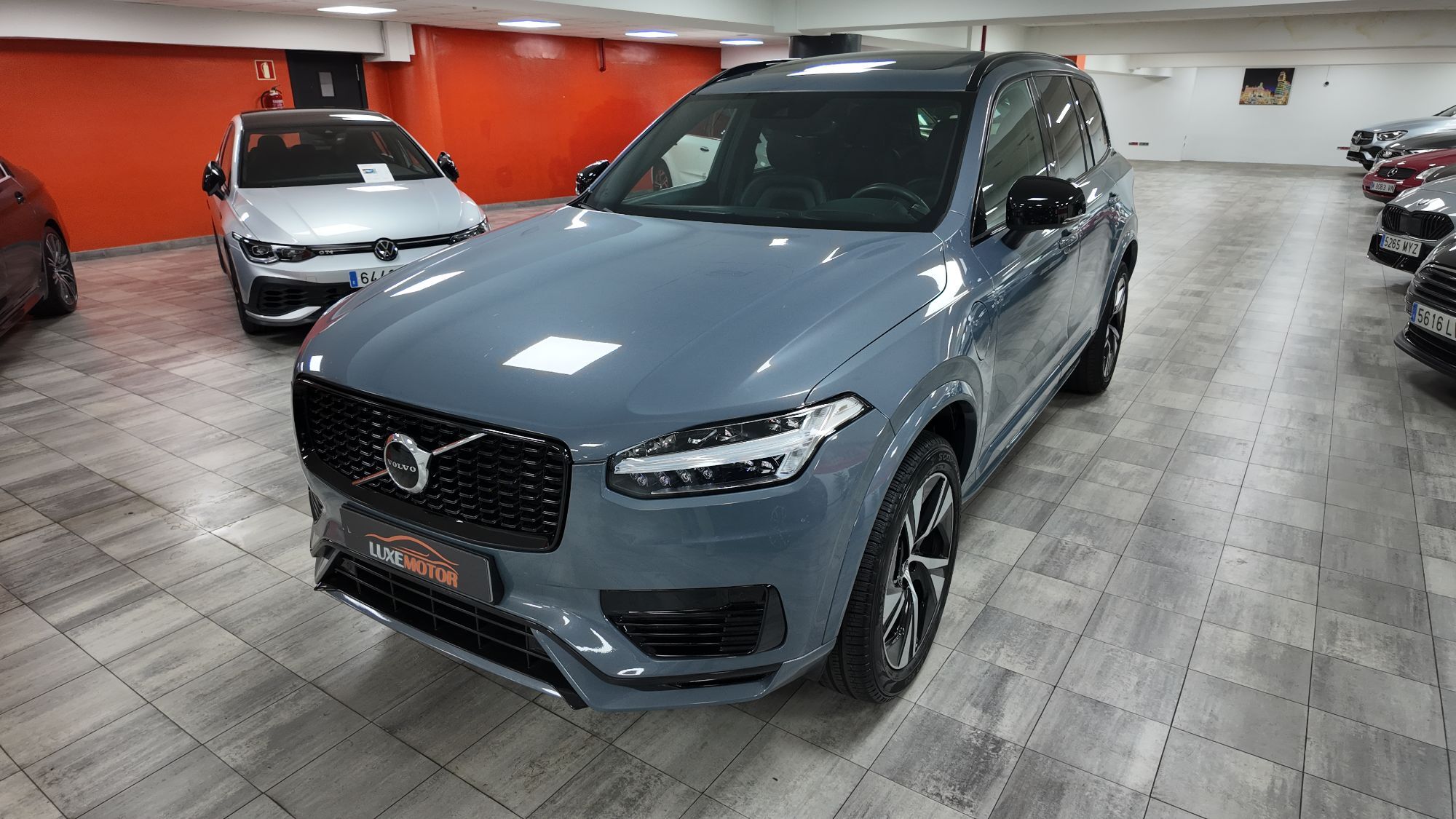 VOLVO XC90 (T8 Twin Recharge R-Design AWD Aut.) en Madrid