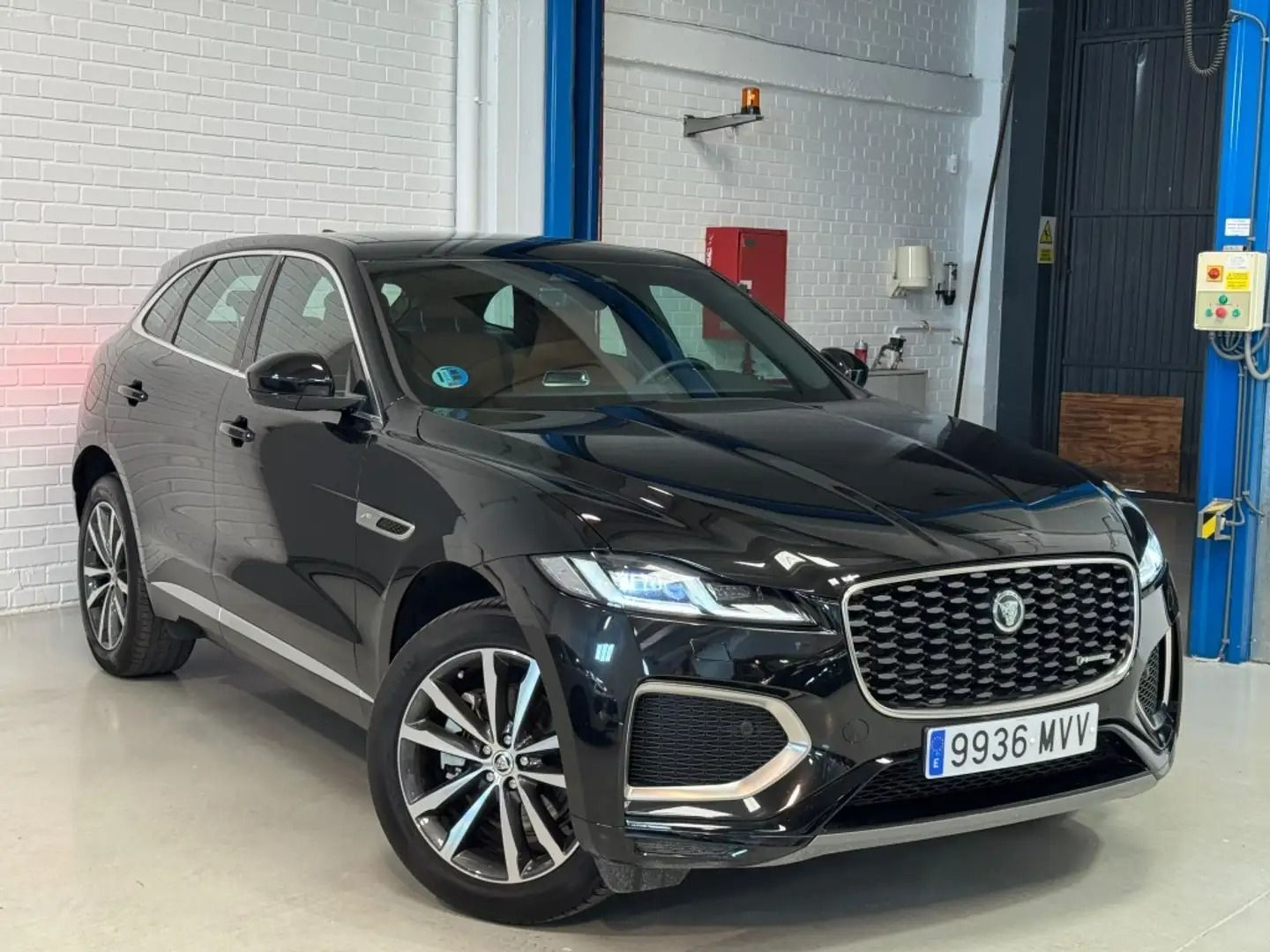 Foto del JAGUAR F-Pace 2.0D l4 MHEV R-Dynamic SE 90th Anniversary AWD 204