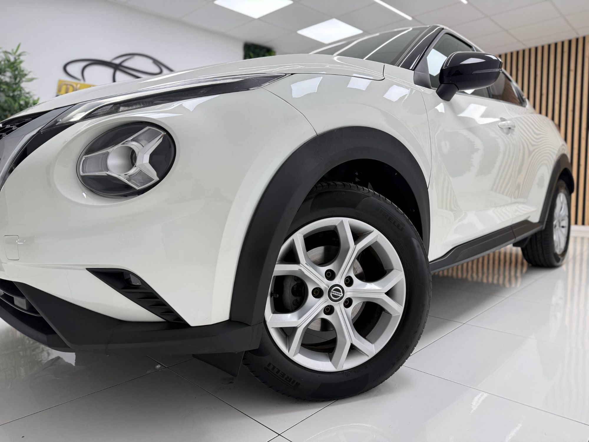 Foto del NISSAN Juke 1.0 DIG-T N-Connecta 4x2 DCT 7 114
