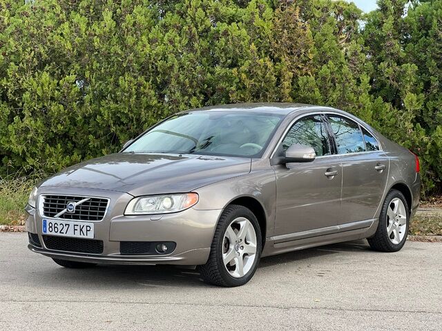 VOLVO S80 (2.5 T Momentum 147 kW (200 CV)) en Barcelona