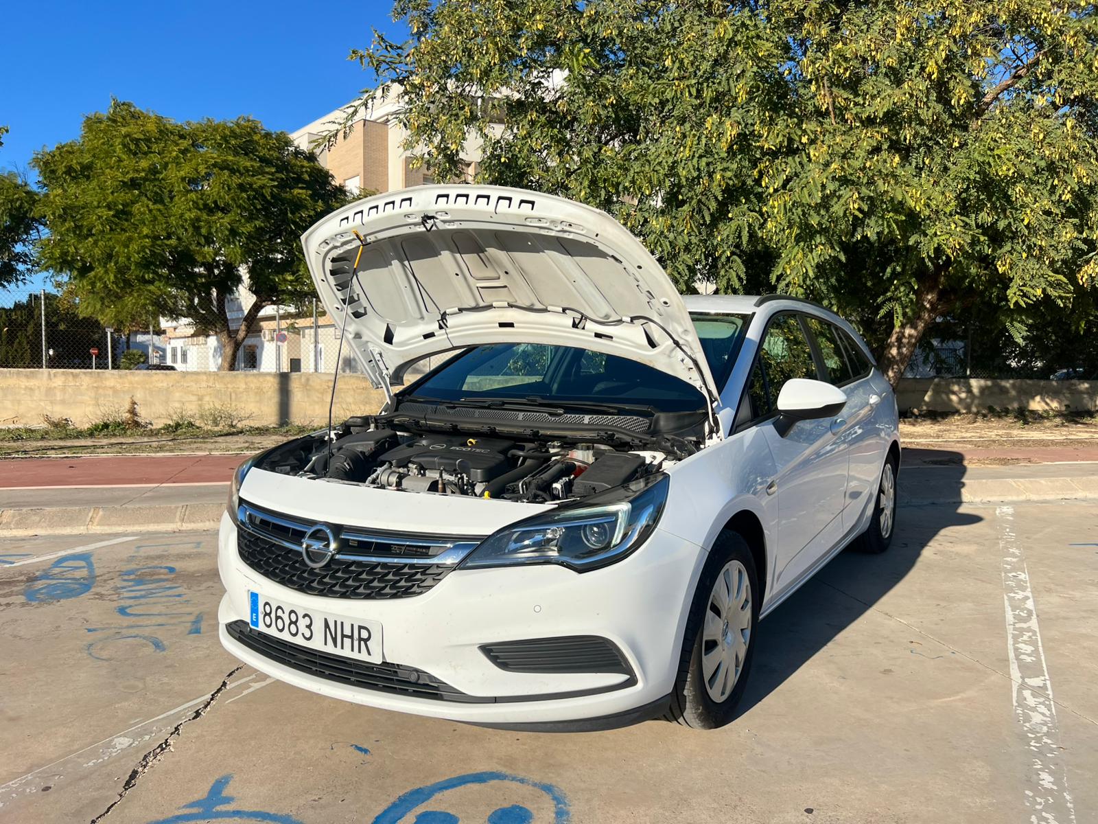 Foto del OPEL Astra ST 1.0T S-S Selective 105