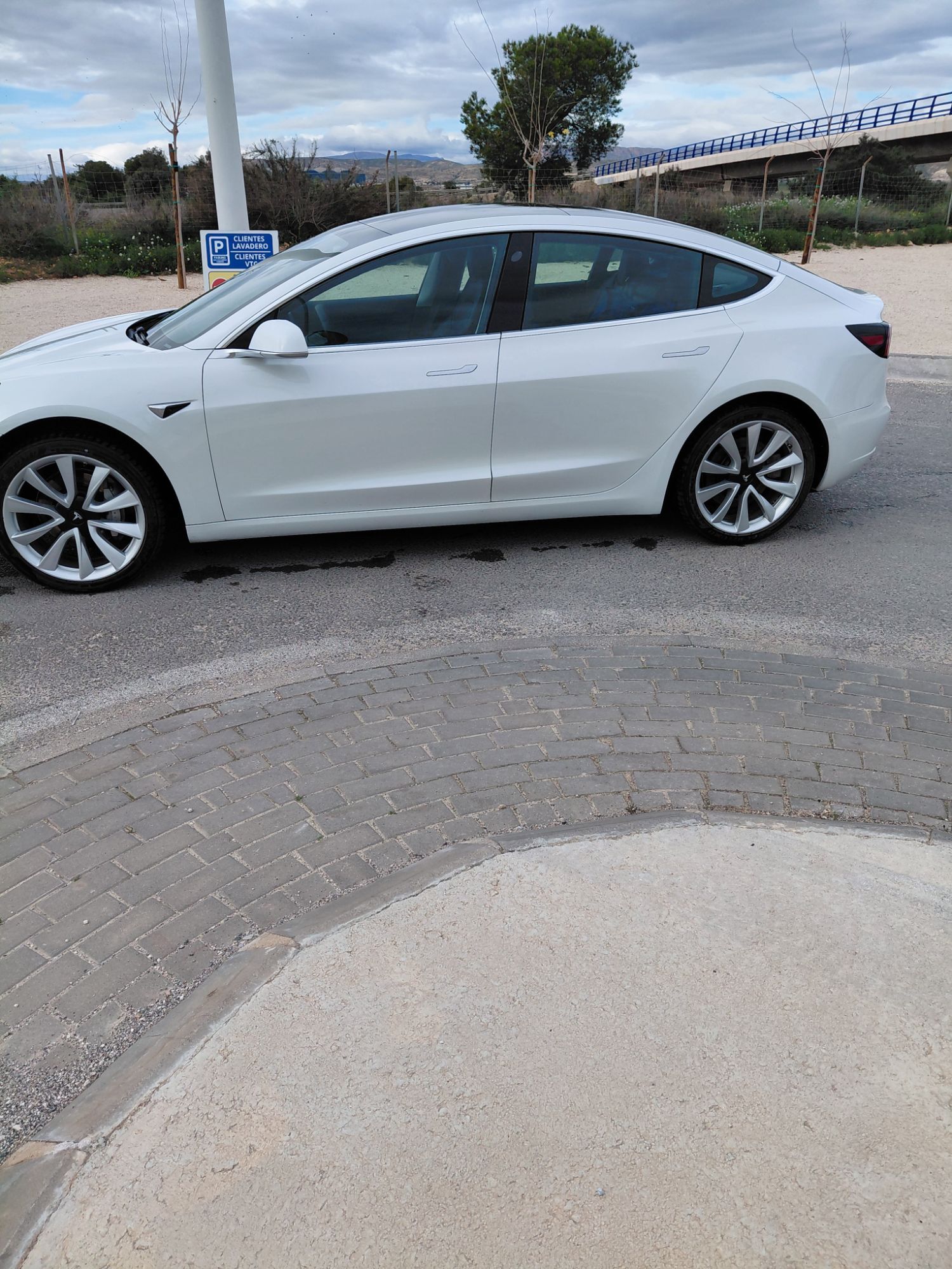 Foto del TESLA Model 3 Standard RWD Plus