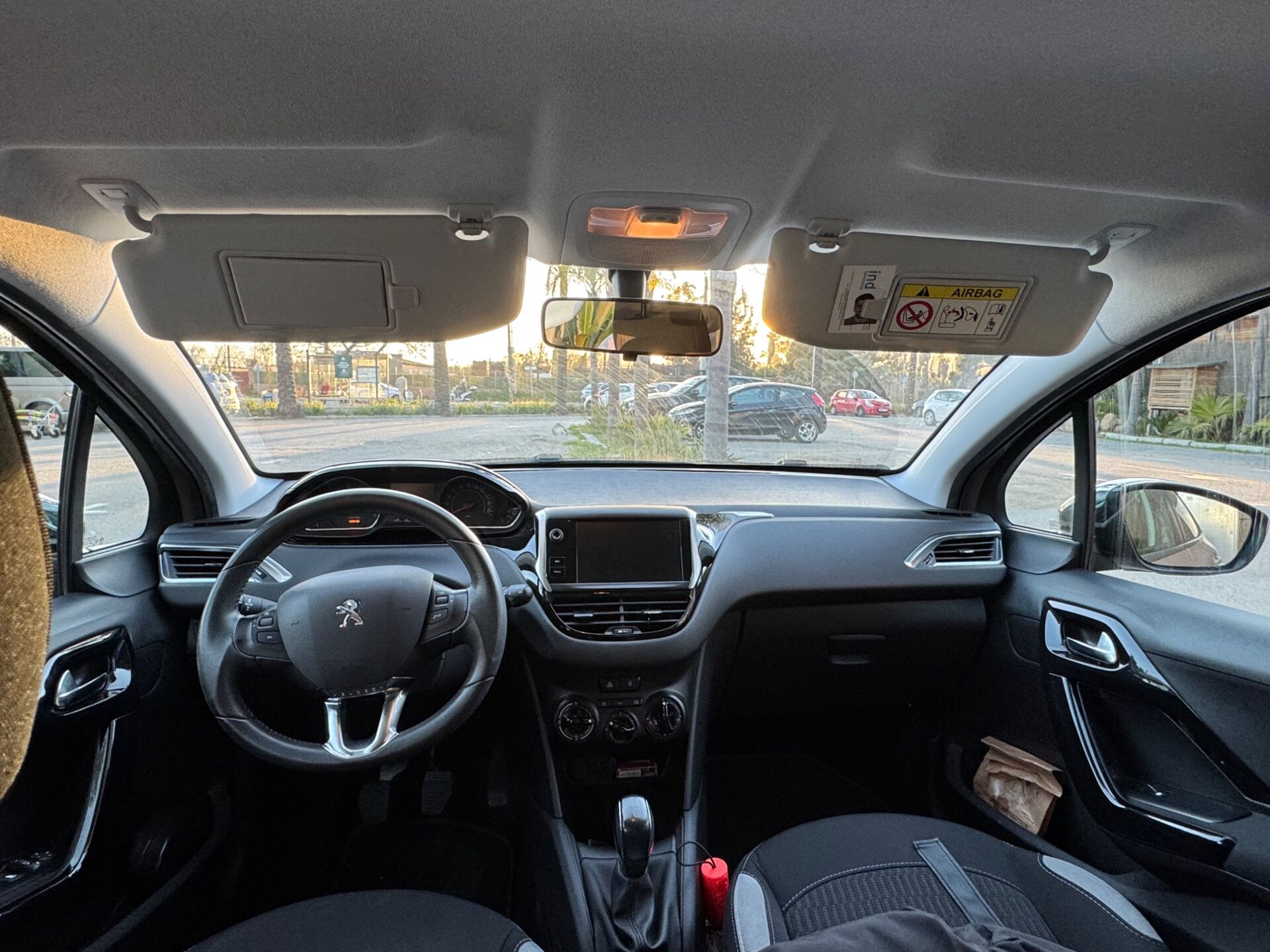 Imagen 3 de PEUGEOT 208