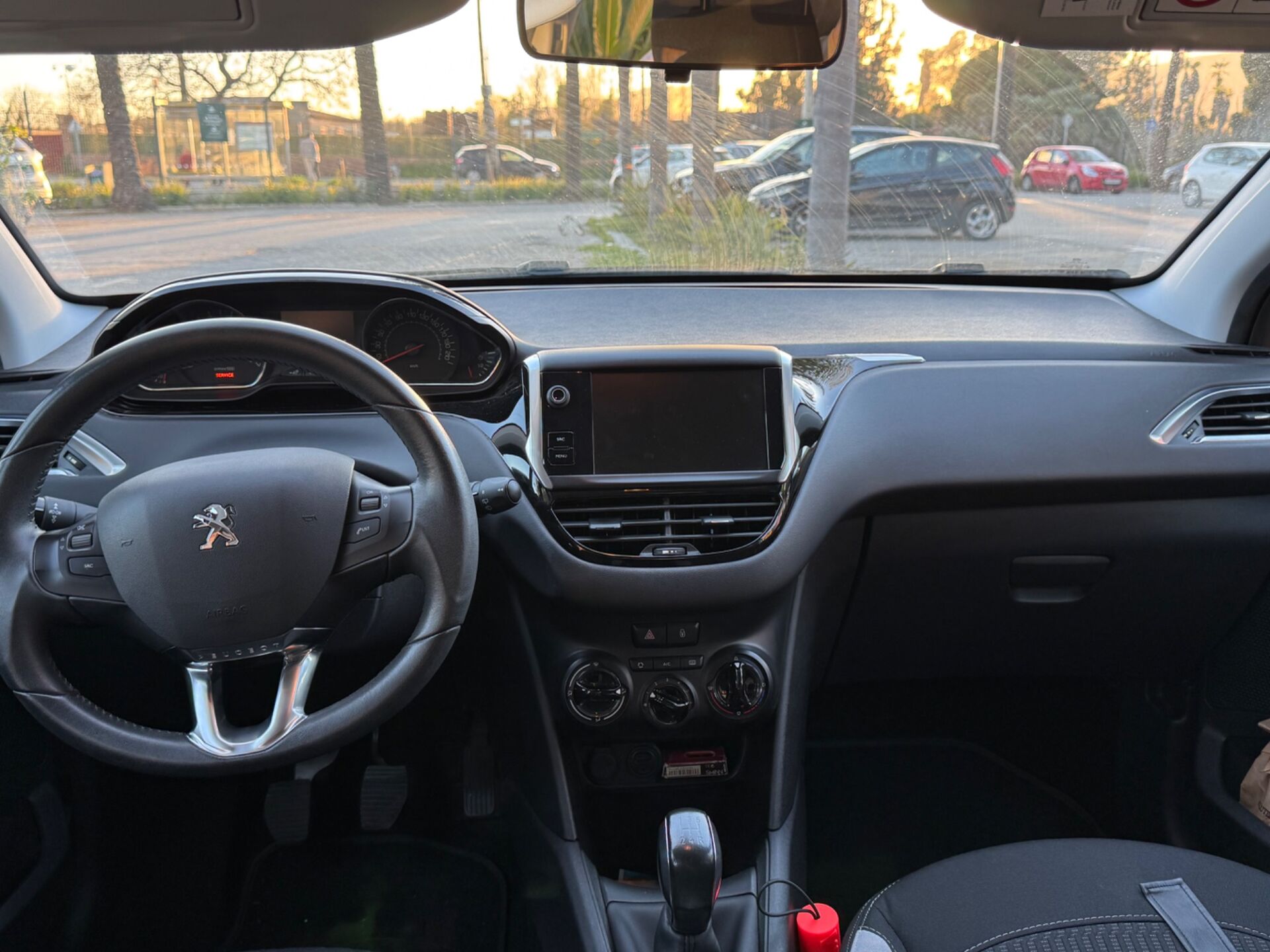 Imagen 2 de PEUGEOT 208