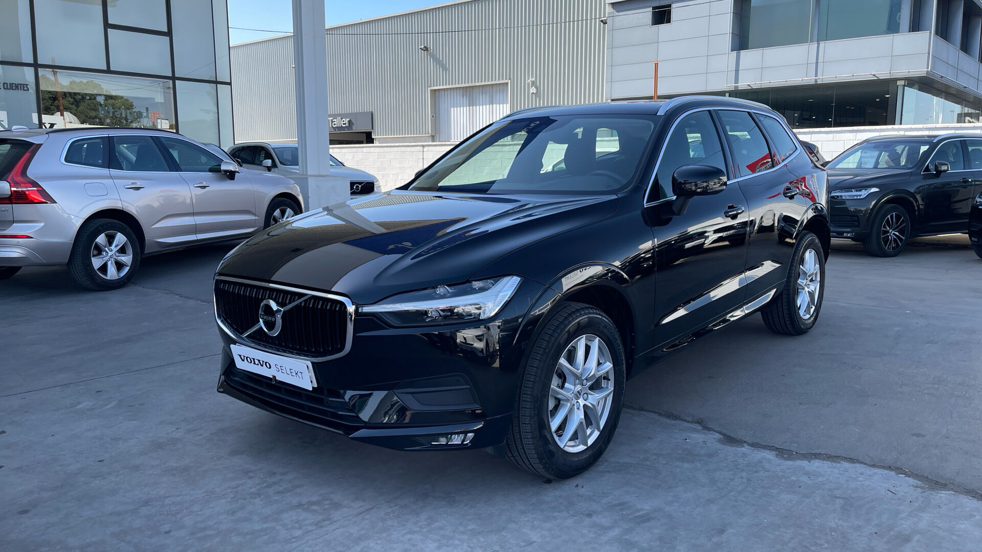 VOLVO XC60 (XC60 B4(D) MOMENTUM PRO AUTO) en Sevilla