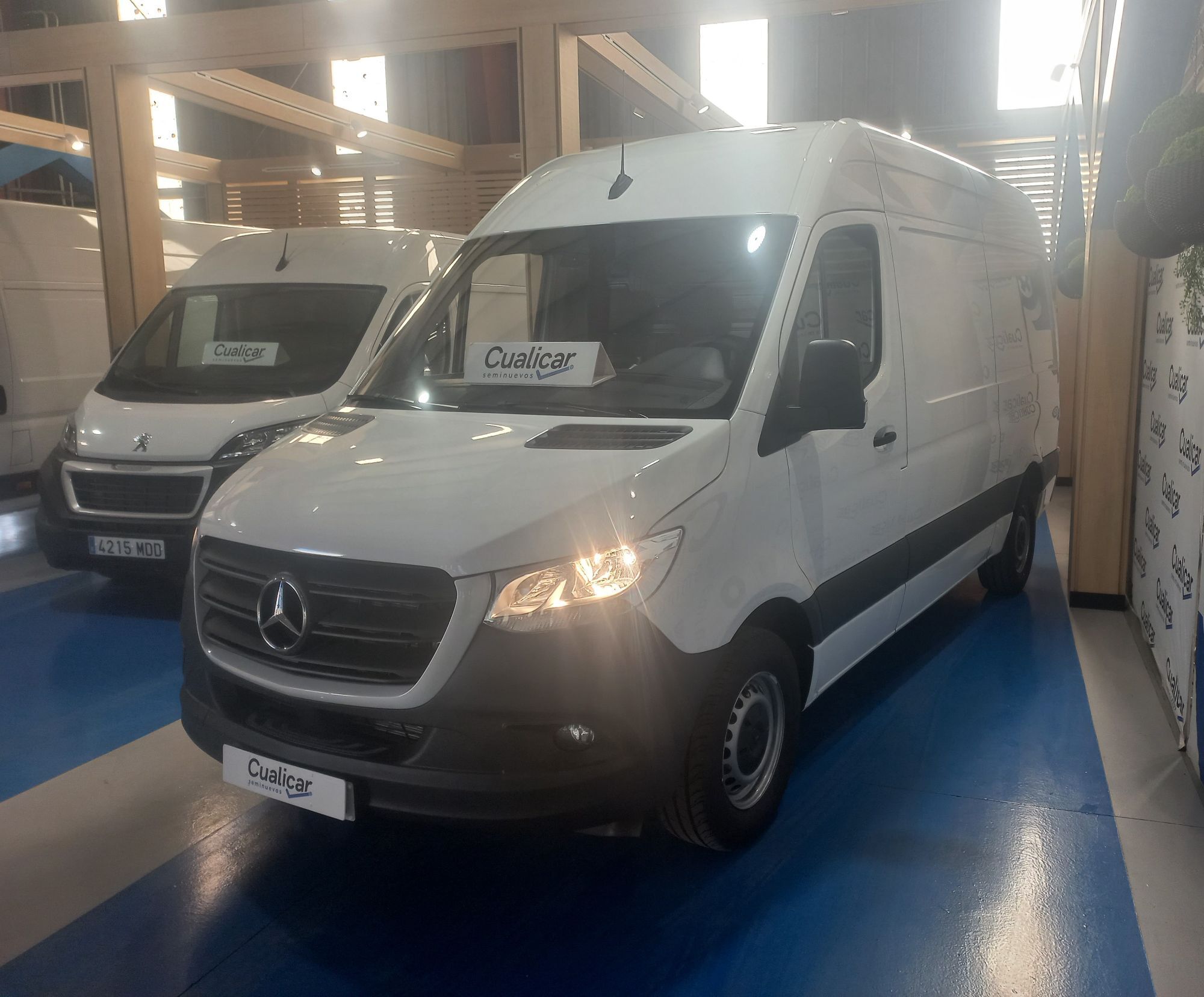 Foto del MERCEDES Sprinter Furgón 315CDI Medio T.E. tD