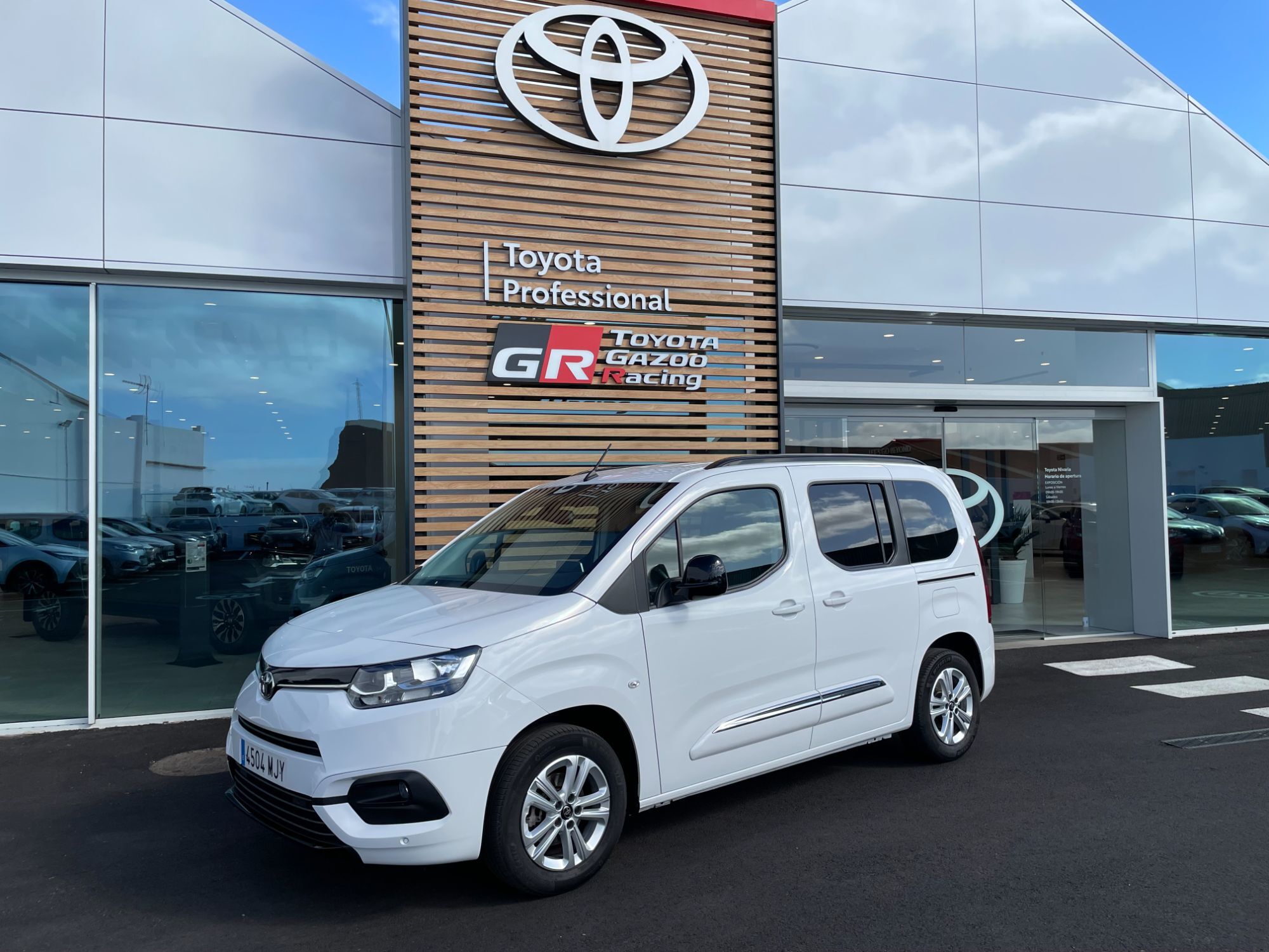 TOYOTA Proace City Verso (Family L1 1.2 5pl. Active 110) en Tenerife
