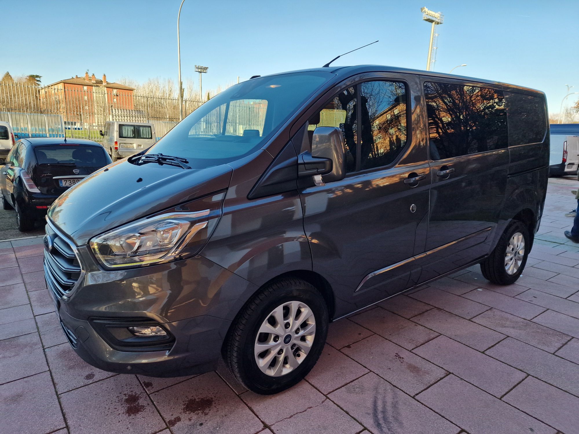 Foto del FORD Transit Custom FT 320 L1 Mixto Trend M1 EcoBlue Aut. 170