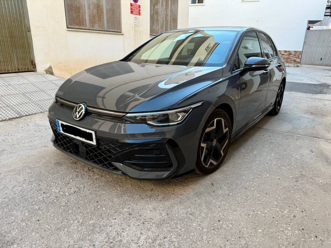 VOLKSWAGEN Golf (2.0 TDI 110kW (150CV) DSG R-Line) en Málaga