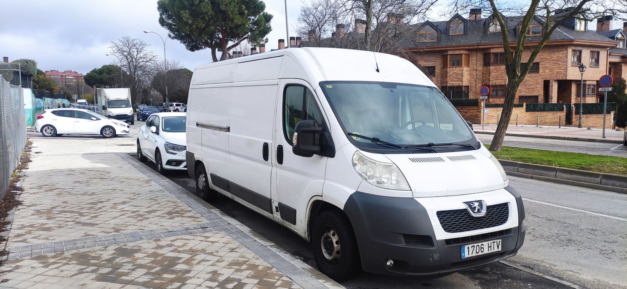 Foto del PEUGEOT Boxer Furgón 2.2HDI 335 L3H2 130