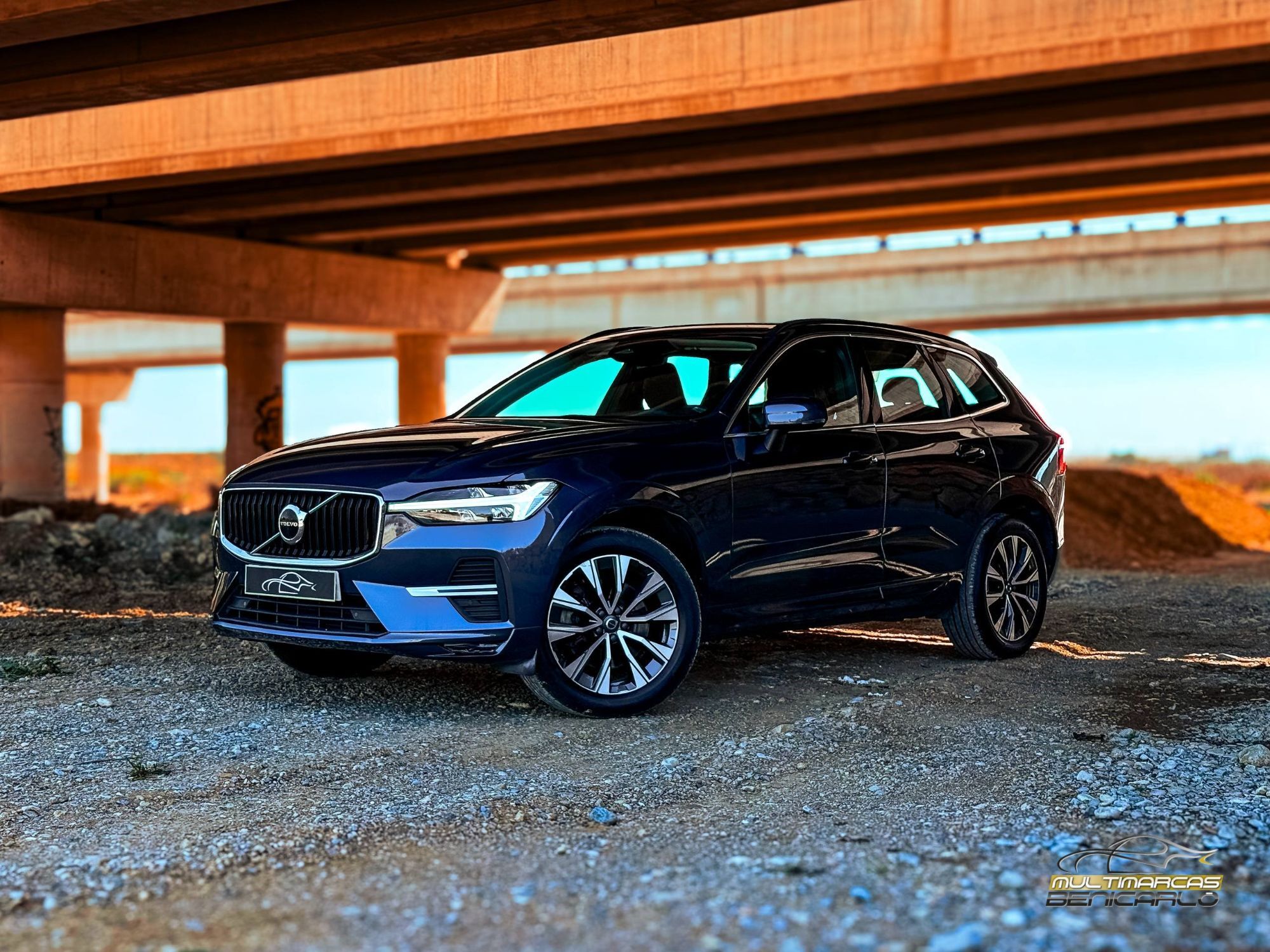 Foto del VOLVO XC60 B4 Momentum Pro FWD Aut.