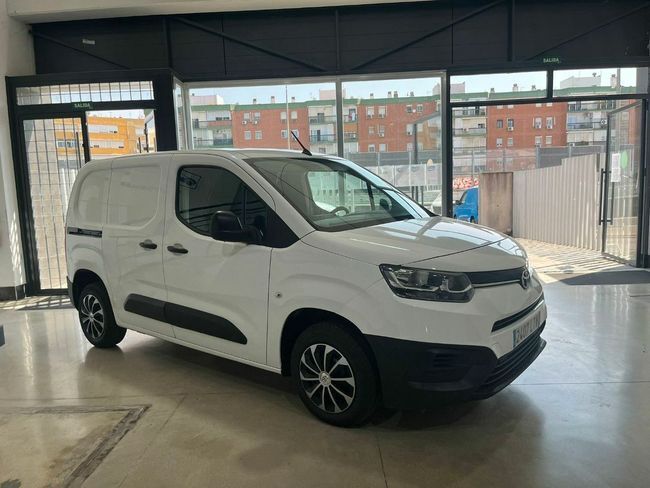 TOYOTA Proace City (1.5D 75kW 100CV GX 650kg Media) en Sevilla