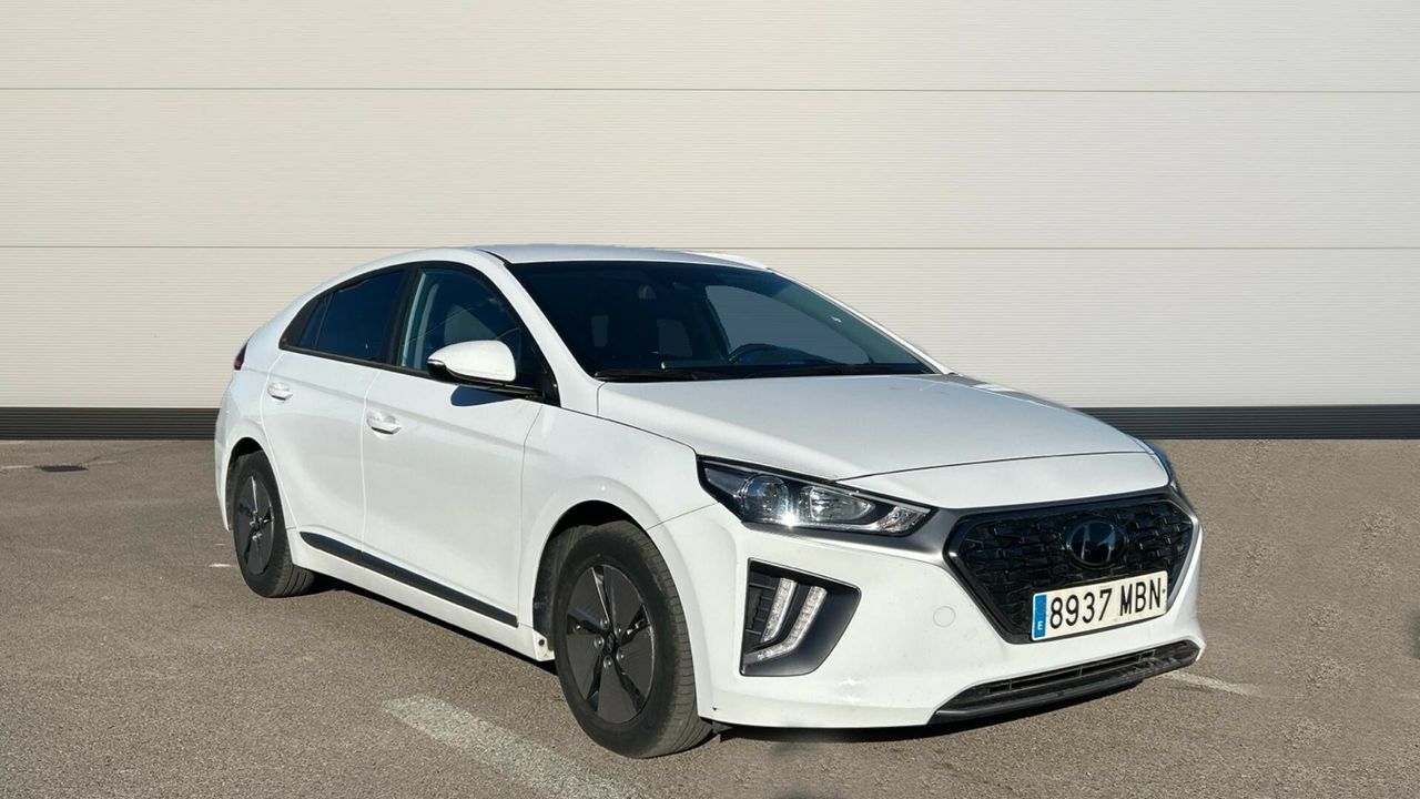 HYUNDAI Ioniq (1.6 GDI HEV KLASS DCT 141 5P) en Madrid