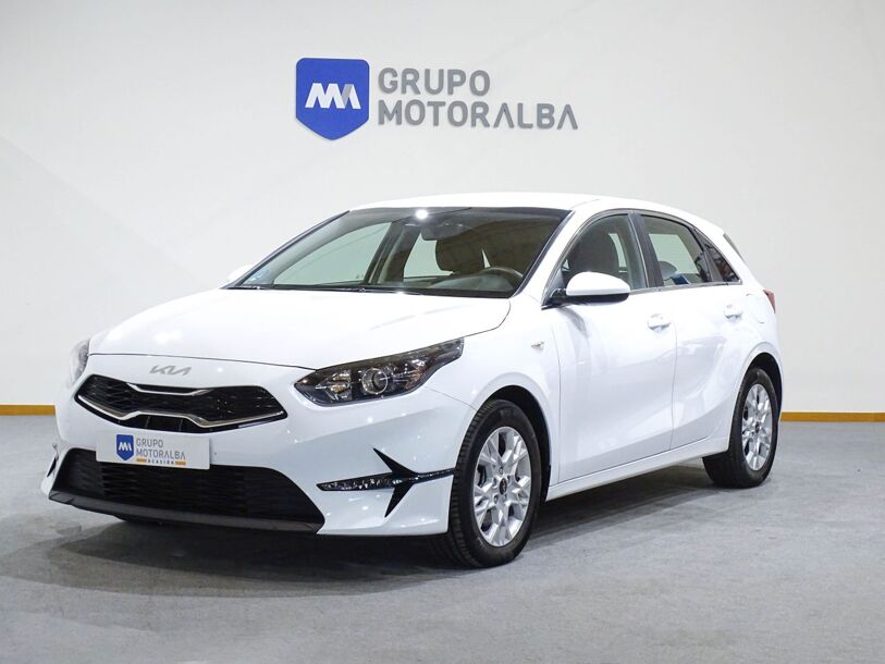 Foto del KIA Ceed 1.6 MHEV iMT Drive 136