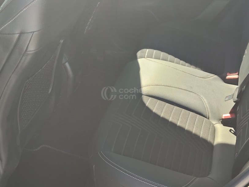 Foto del FORD Puma 1.0 EcoBoost MHEV ST-Line X Gold 155