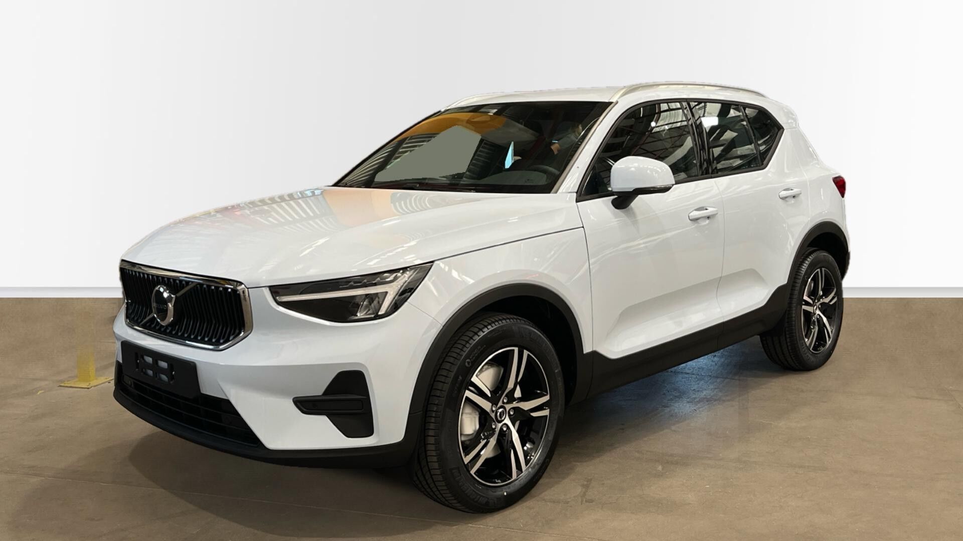 VOLVO XC40 (B3 G Core Auto 120 kW (163 CV)) en Madrid