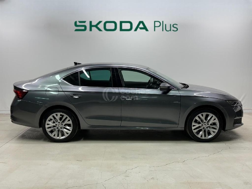 Foto del SKODA Octavia 1.5 TSI MHEV Design DSG7 110kW
