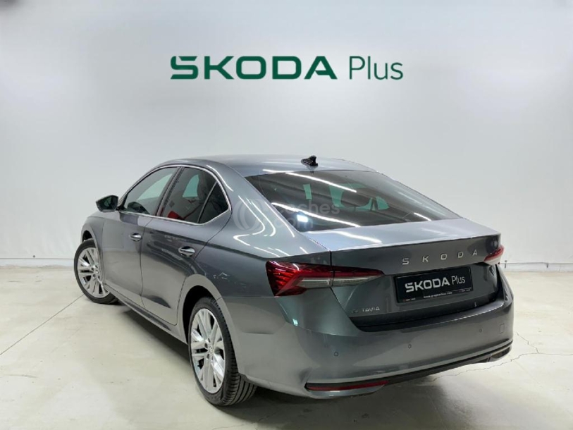 Foto del SKODA Octavia 1.5 TSI MHEV Design DSG7 110kW